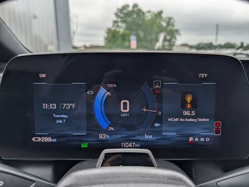 Used 2024 Chevrolet Equinox EV RS FWD image 23