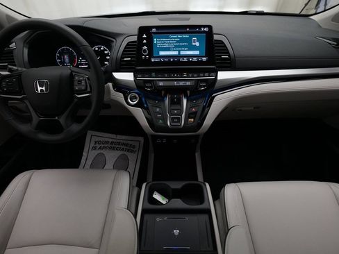 Certified 2025 Honda Odyssey Touring image 7