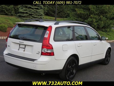 Used 2007 Volvo V50 T5 image 12