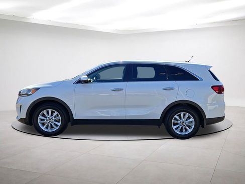 Used 2019 Kia Sorento LX image 4