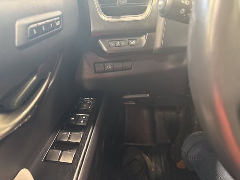 Used 2022 Lexus UX 250h w/ Luxury Package image 24