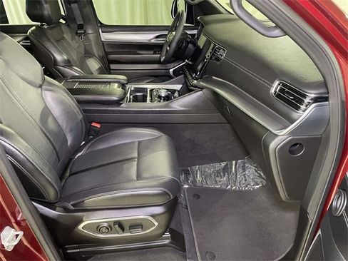 Used 2024 Jeep Wagoneer Series II image 25