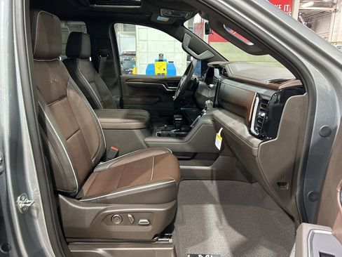 New 2026 GMC Sierra 1500 Denali w/ Denali Reserve Package image 44