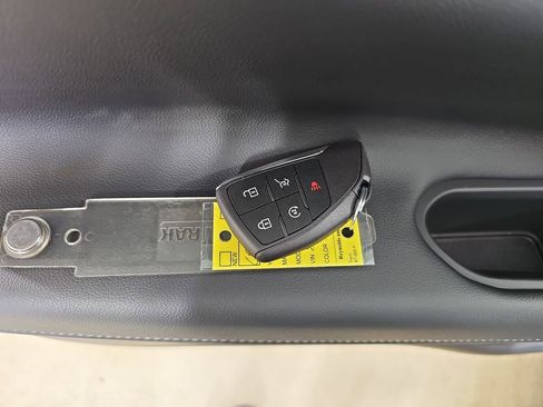 Certified 2025 Chevrolet Traverse LT w/ Driver Confidence Package image 41