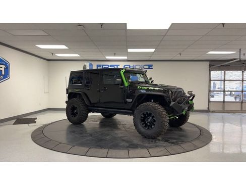 Used 2012 Jeep Wrangler Unlimited Rubicon AWD/4WD image 2