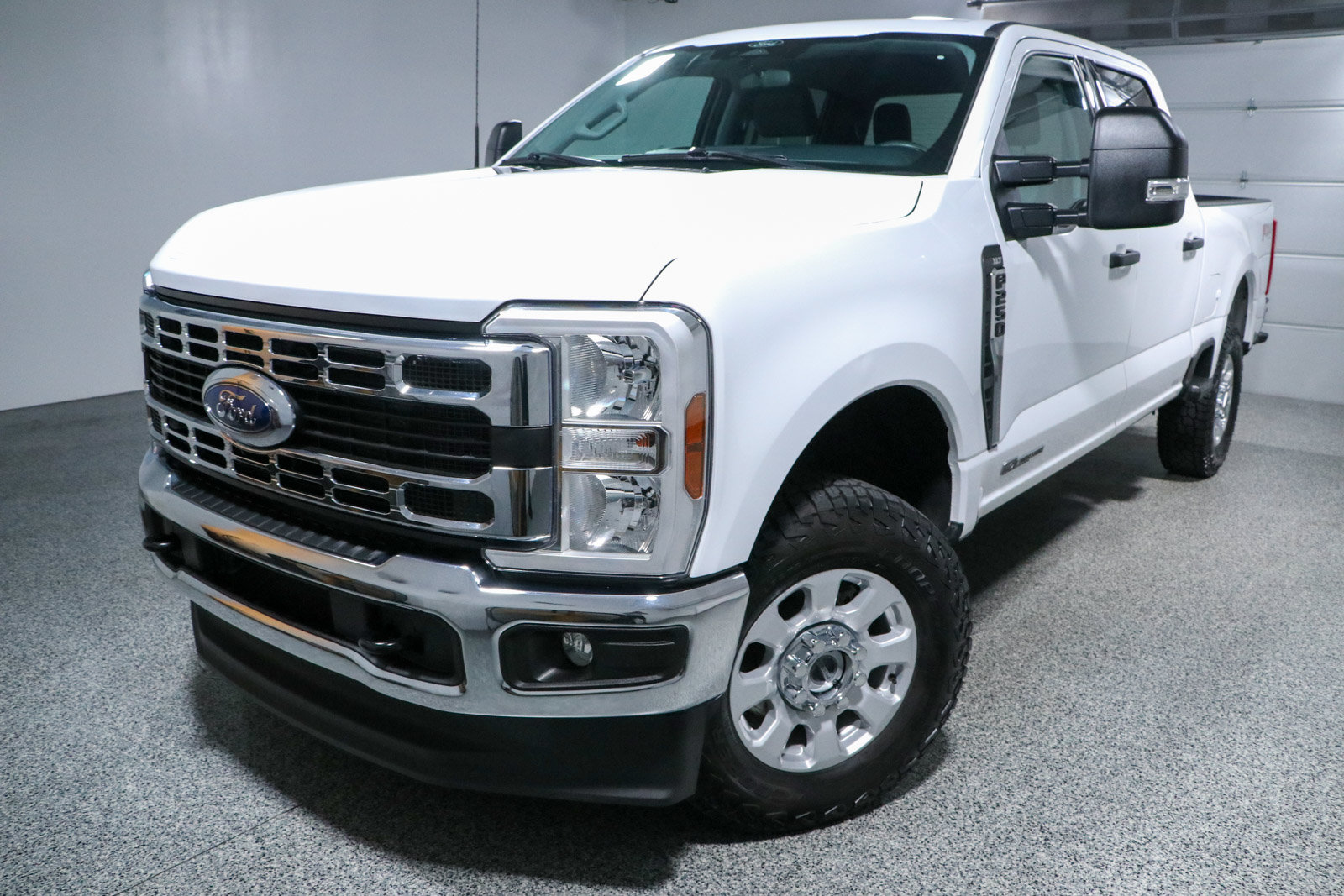 Used 2024 Ford F250 XLT w/ FX4 Off-Road Package AWD/4WD image 32