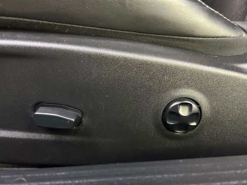 Used 2017 Dodge Challenger R/T Scat Pack w/ Leather Interior Group image 16