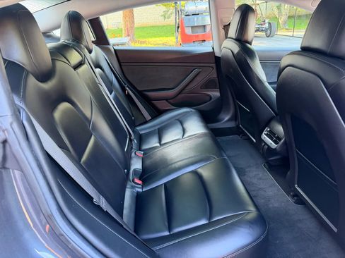Used 2018 Tesla Model 3 Long Range RWD image 19