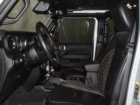 Used 2022 Jeep Wrangler Unlimited Sahara AWD/4WD image 12