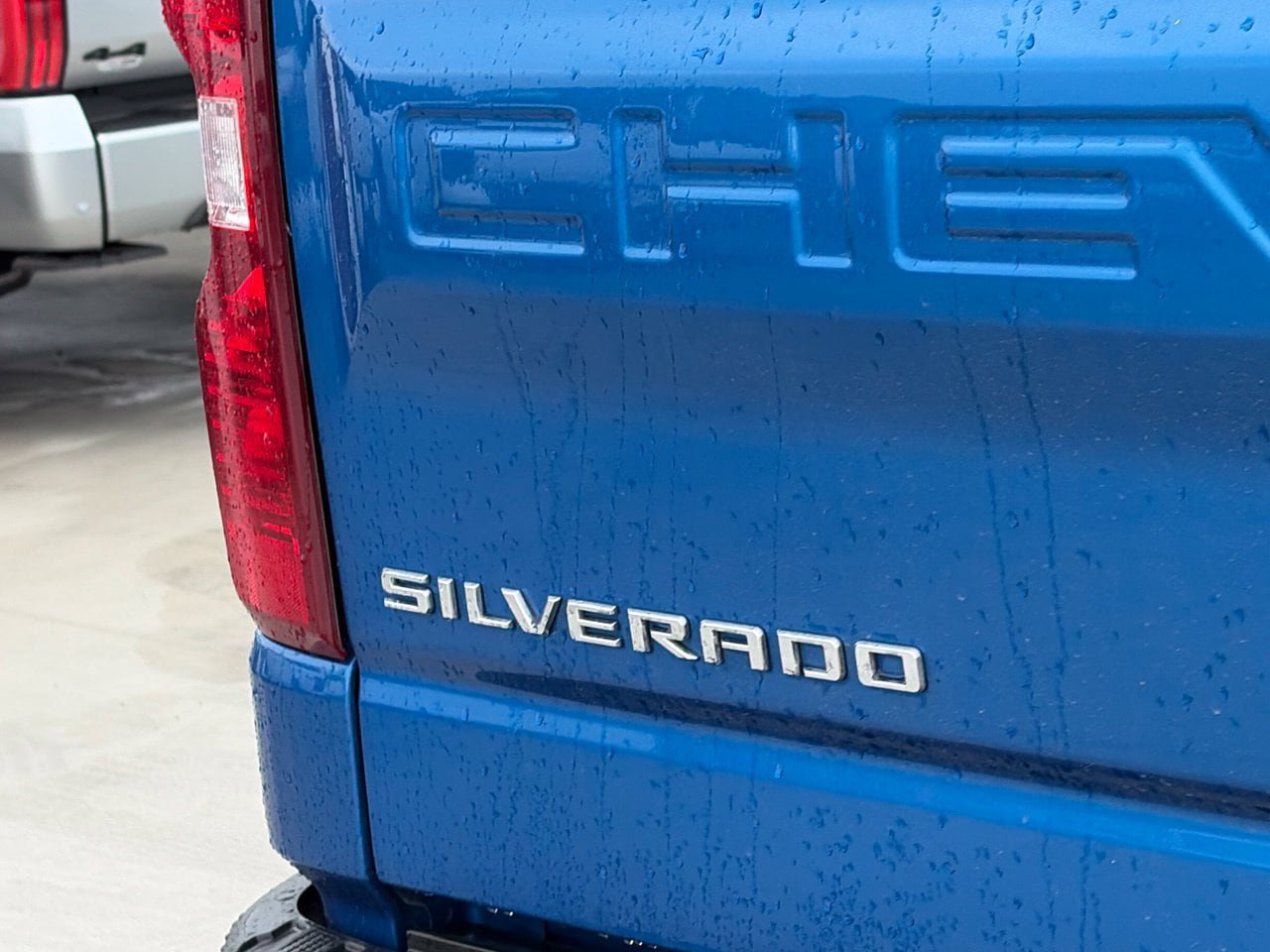 Used 2023 Chevrolet Silverado 1500 LT RWD image 5