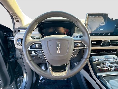Used 2023 Lincoln Nautilus AWD image 10