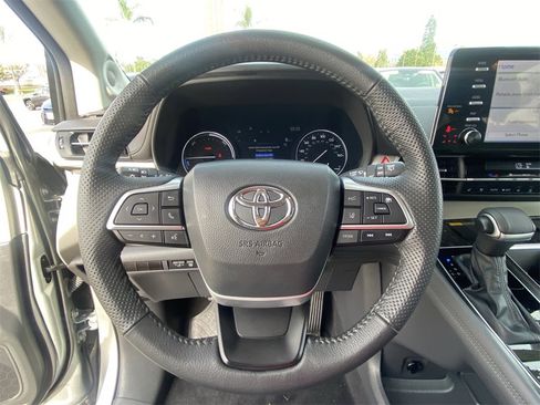 Certified 2024 Toyota Sienna Limited image 23