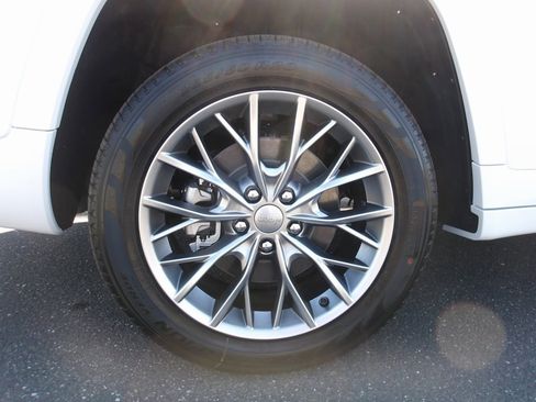 New 2025 Jeep Grand Cherokee L Summit w/ Luxury Tech Group V image 12