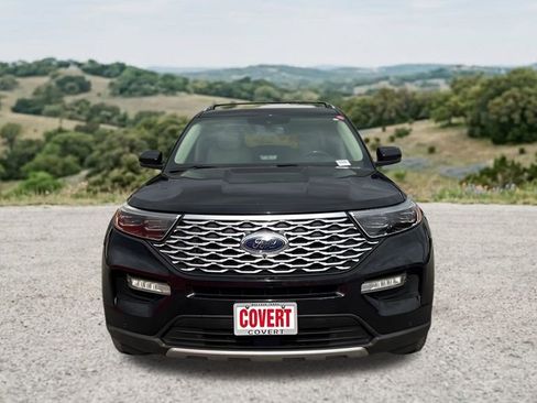 Used 2020 Ford Explorer Platinum w/ Premium Technology Package AWD/4WD image 2