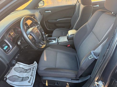 Used 2017 Dodge Charger R/T w/ Blacktop Package image 12