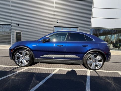 Certified 2024 Porsche Macan 4 Electric image 2
