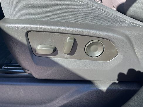 Used 2023 GMC Sierra 1500 Elevation image 17