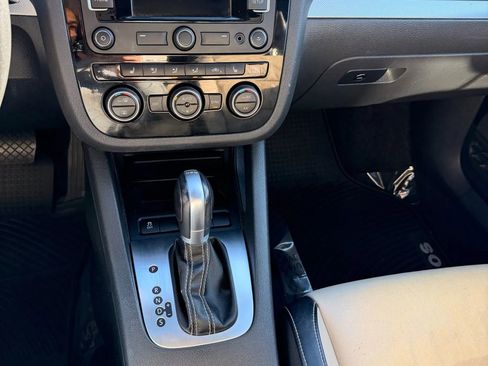 Used 2015 Volkswagen Eos Final Edition image 42