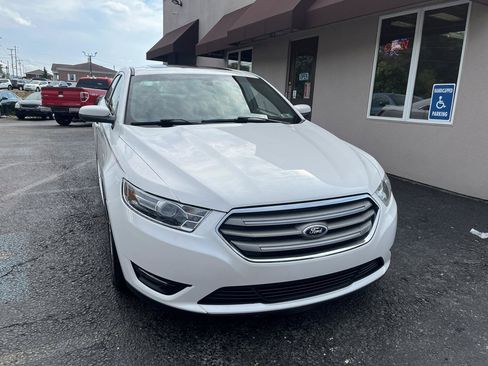 Used 2015 Ford Taurus SEL w/ Equipment Group 201A AWD/4WD image 2
