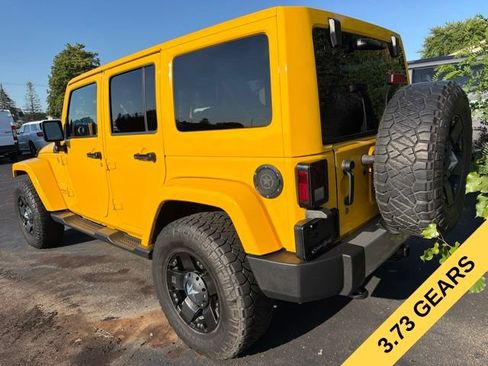 Used 2015 Jeep Wrangler Unlimited Sahara w/ Dual Top Group AWD/4WD image 5