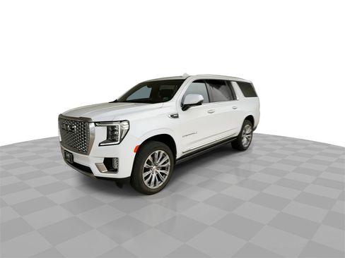 Certified 2022 GMC Yukon XL Denali w/ Denali Ultimate Package image 4