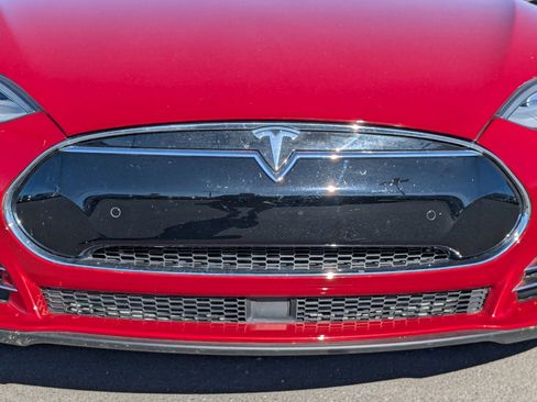 Used 2015 Tesla Model S 85D image 9