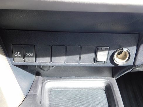 Used 2013 Toyota RAV4 XLE image 15