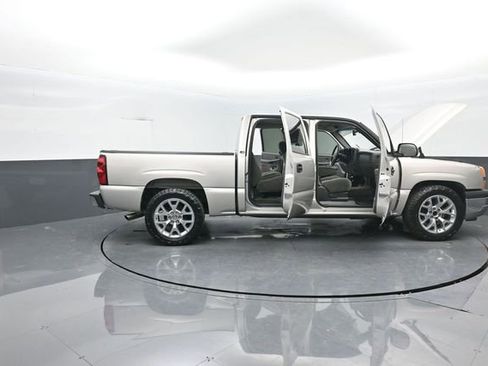 Used 2005 Chevrolet Silverado 1500 LS w/ Light Duty Power Package image 42