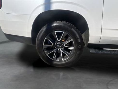 Used 2021 Chevrolet Suburban Z71 w/ Luxury Package image 39