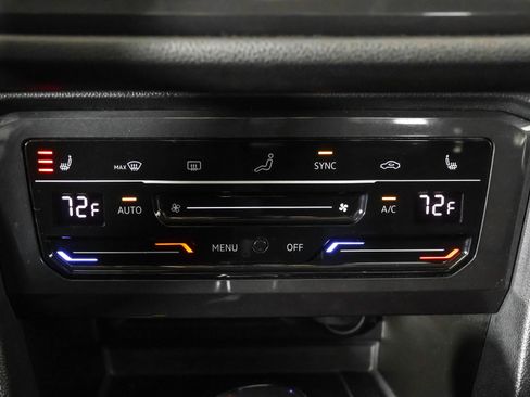 Used 2023 Volkswagen Tiguan SE w/ Panoramic Sunroof Package image 33