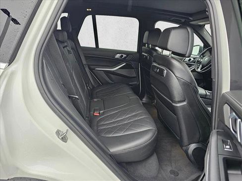 Used 2024 BMW X5 xDrive50e image 11