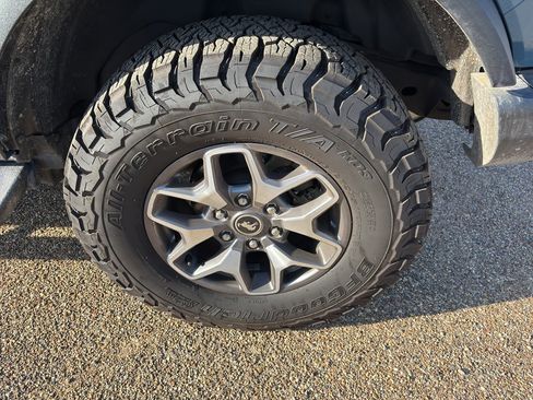 Used 2023 Ford Bronco Badlands image 11