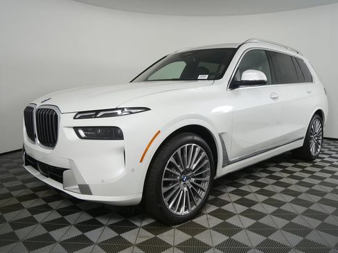 Used 2027 BMW X7 xDrive40i w/ Premium Package AWD/4WD image 7