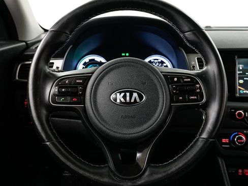 Used 2017 Kia Niro Touring image 14