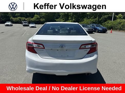 Used 2012 Toyota Camry SE w/ Leather Pkg FWD image 4