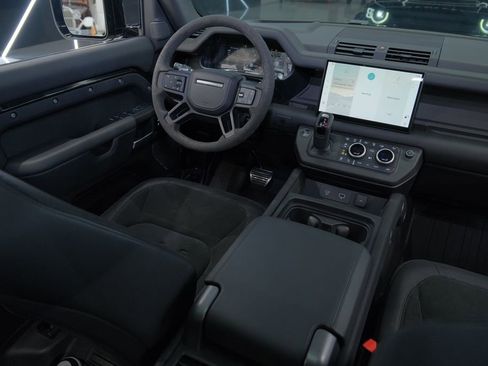 Used 2023 Land Rover Defender 110 V8 image 65