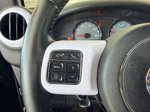 Used 2016 Jeep Wrangler Unlimited Sahara AWD/4WD image 18