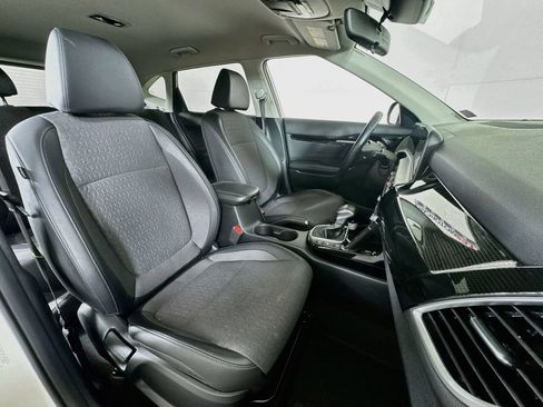 Used 2025 Kia Seltos S AWD/4WD image 28