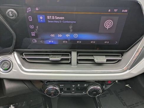 Used 2024 Chevrolet Trax LT w/ Driver Confidence Package FWD image 13