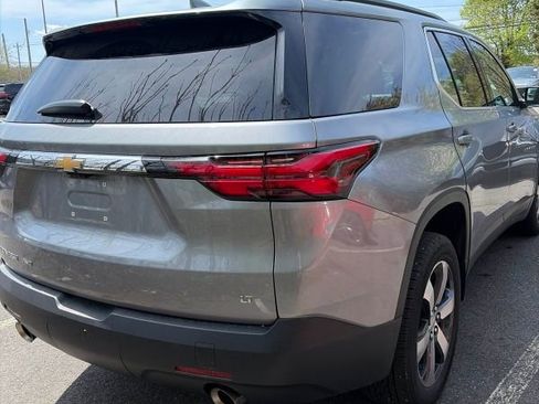 Used 2023 Chevrolet Traverse LT w/ LT Premium Package AWD/4WD image 2