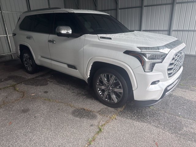 Used 2025 Toyota Sequoia Capstone AWD/4WD image 5