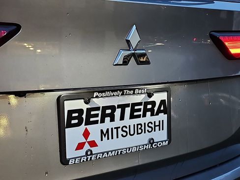 Used 2022 Mitsubishi Outlander SE image 32
