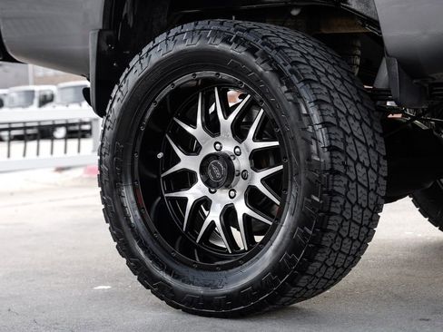 Used 2019 Nissan Titan S w/ S Utility Package image 55