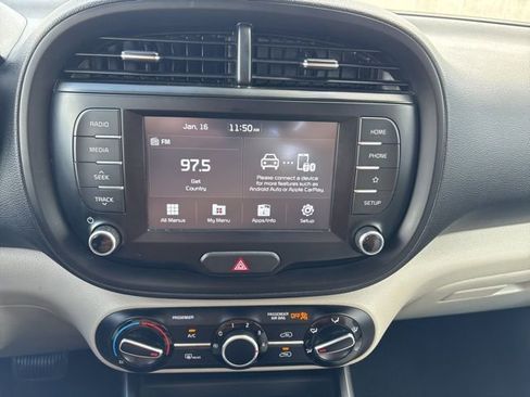 Used 2021 Kia Soul LX image 12