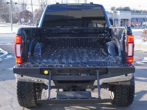 Used 2021 Ford F250 Lariat w/ Lariat Ultimate Package image 6