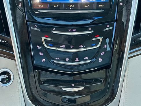 Used 2019 Cadillac Escalade Luxury RWD image 24