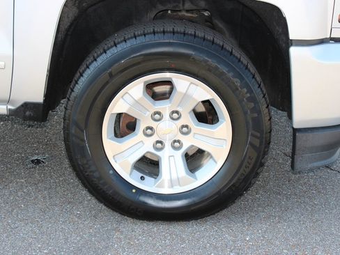 Used 2018 Chevrolet Silverado 1500 LT w/ All Star Edition AWD/4WD image 5