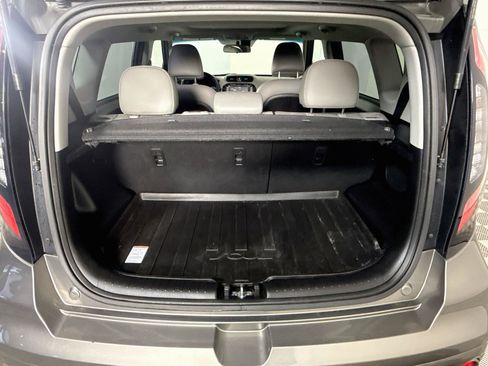 Used 2017 Kia Soul + w/ Primo Package FWD image 35