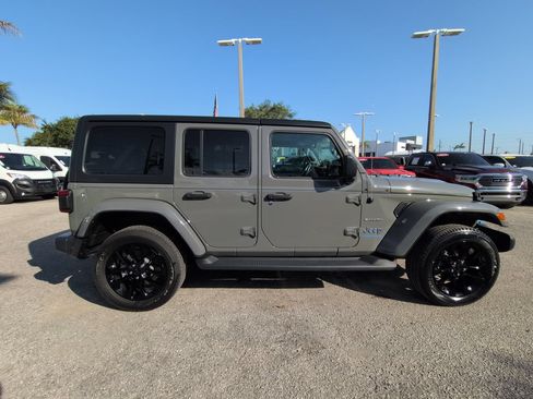 Used 2023 Jeep Wrangler Unlimited Sahara w/ Cold Weather Group AWD/4WD image 4