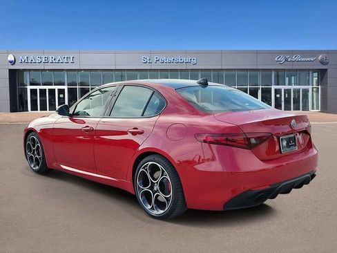 Used 2022 Alfa Romeo Giulia Veloce RWD image 3